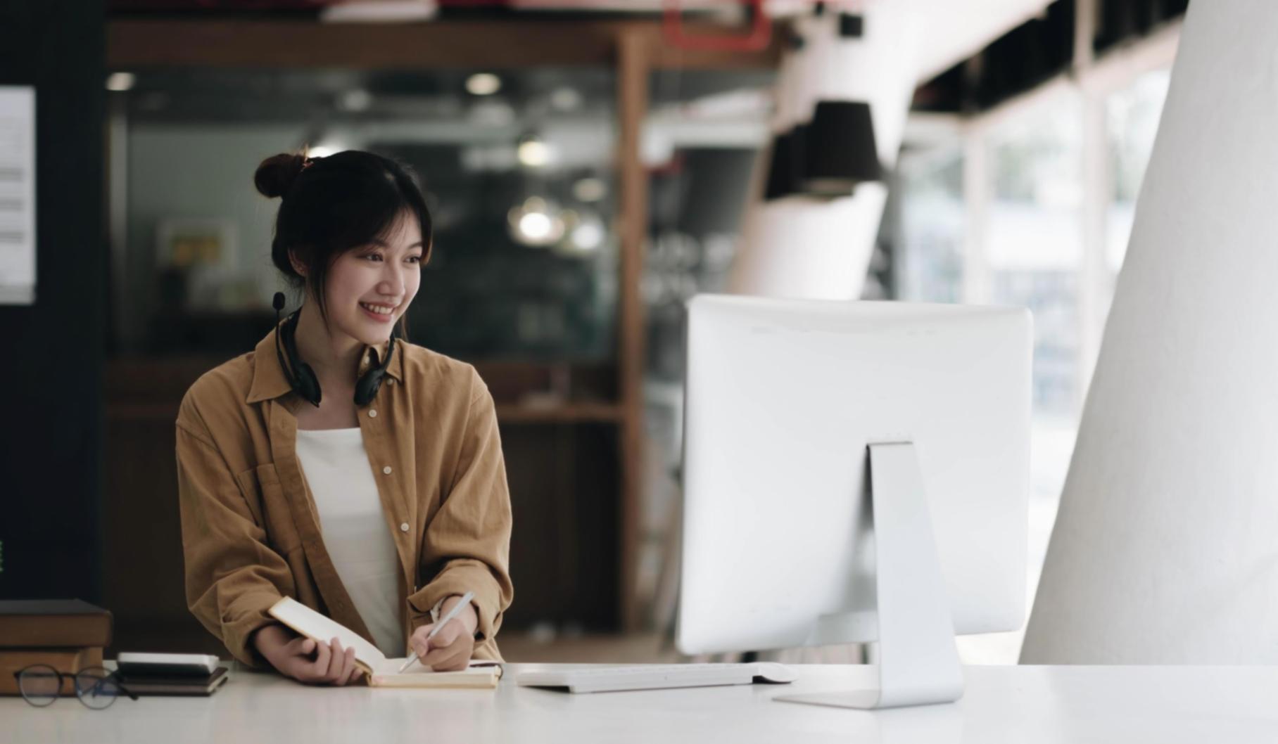 Workshop zur Budgetplanung mit Teilnehmern und Präsentation